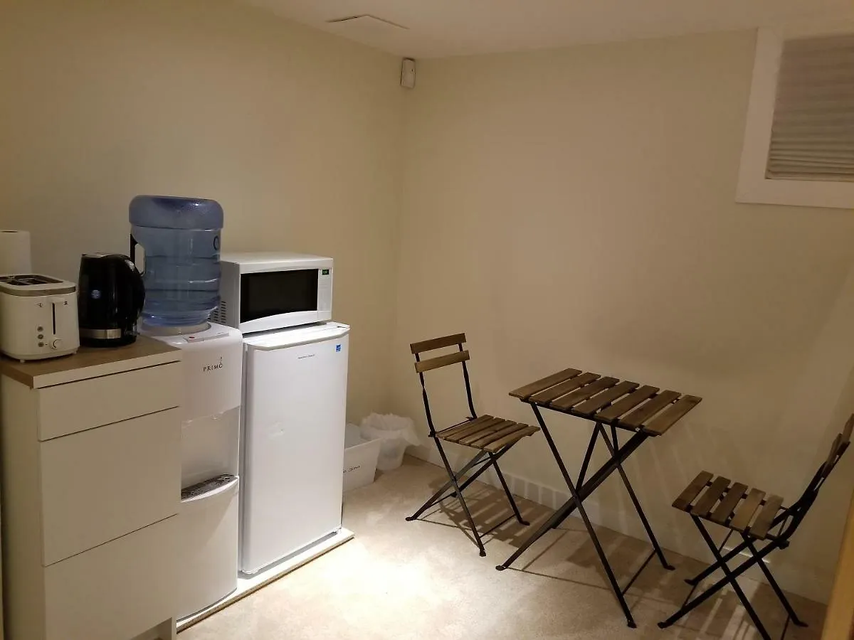 Guest house Your Perfect Stay Away From Home Winnipeg